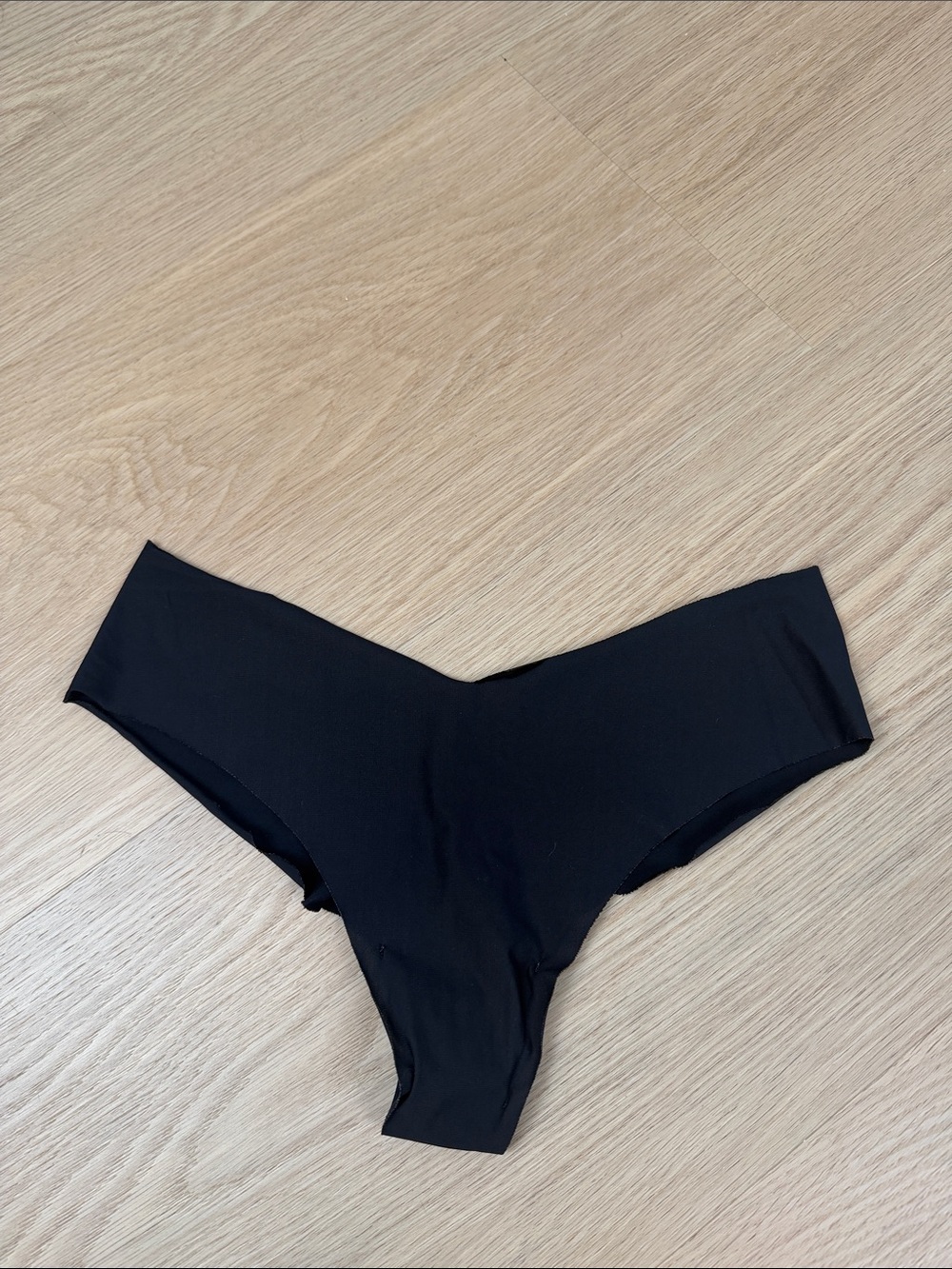 2006 Y2K Vintage Victoria’s Secret Embellished No Show Thong Panty S